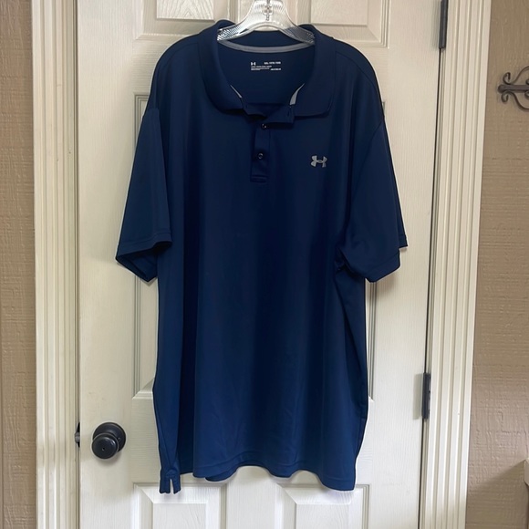 Under Armour Other - Under Armour Loose heatgear size 5 XL shirt. Navy blue. Great condition!